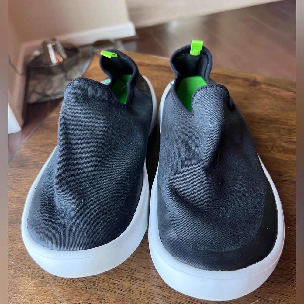 WOMEN'S OOMG EEZEE LOW SHOE - WHITE BLACK